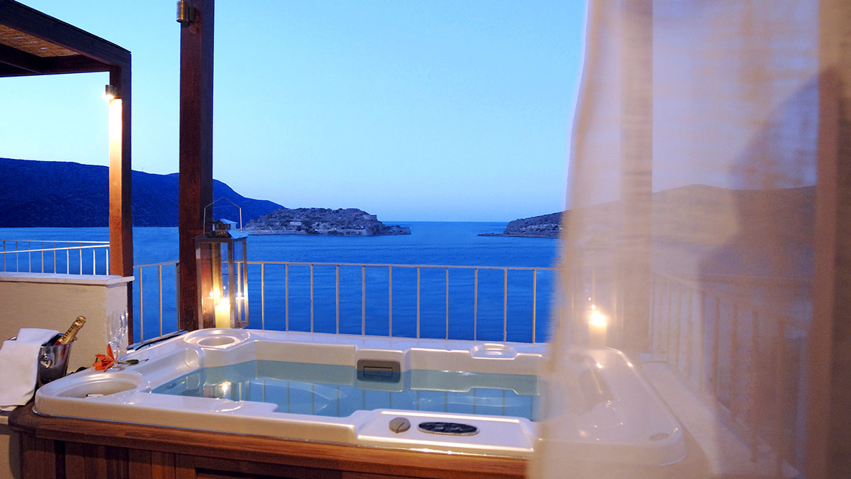 Family Suite Sea View with Outdoor Jacuzzi